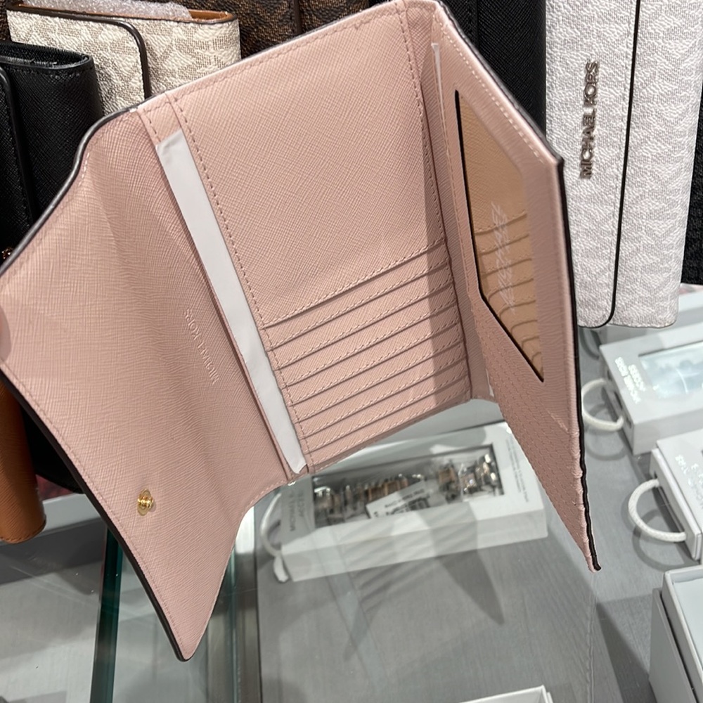 MICHAEL KORS JET SET TRAVEL LARGE TRIFOLD WALLET POWDER BLUSH COLOR - Picture 9 of 16